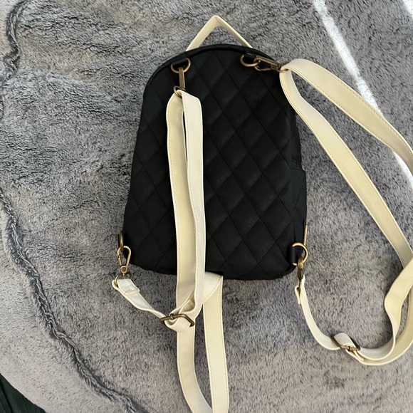 Loungefly backpack - Picture 2 of 5